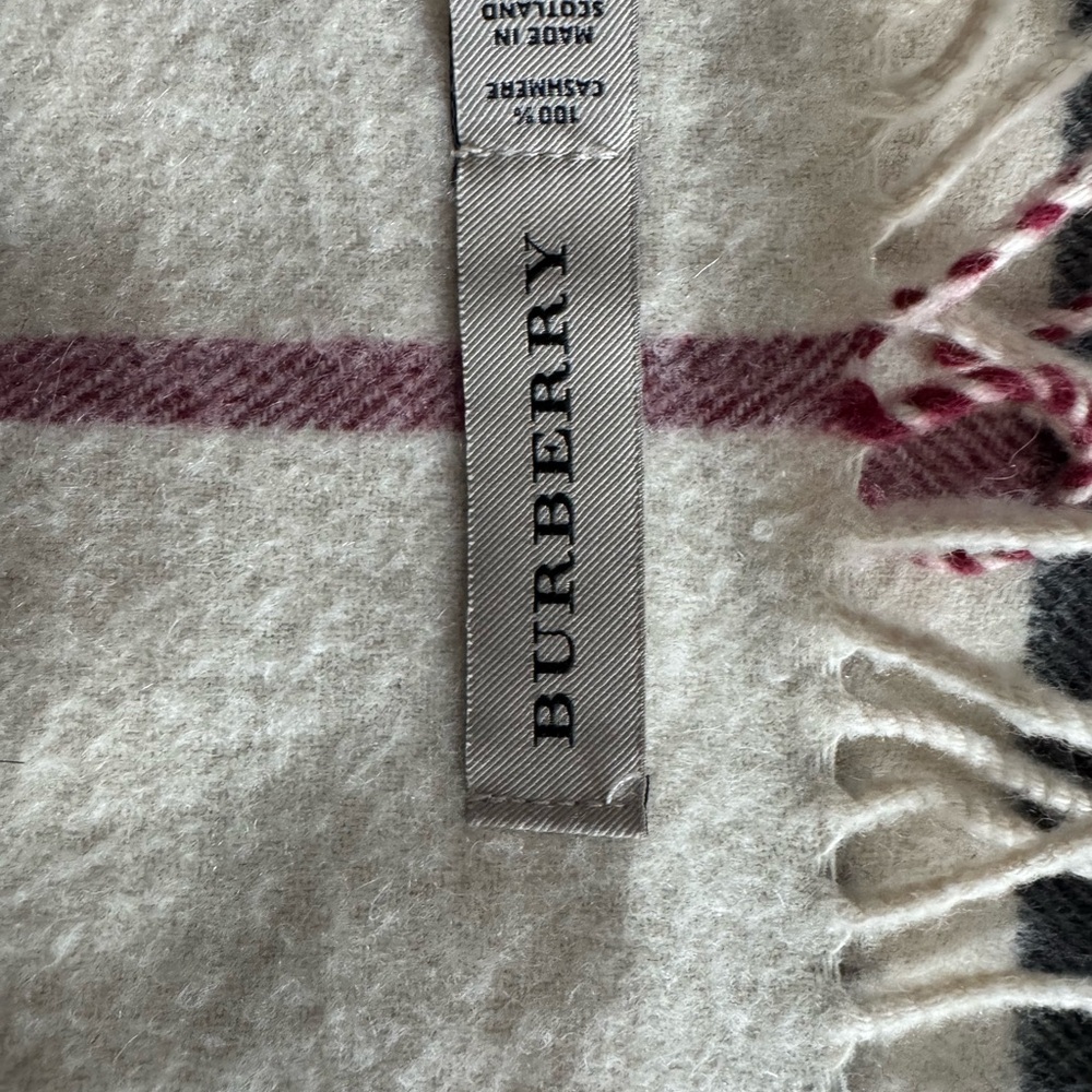 Burberry Check Cashmere Scarf - Picture 2 of 4